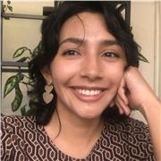 Profesora de acuarela y cerámica en Bogotá